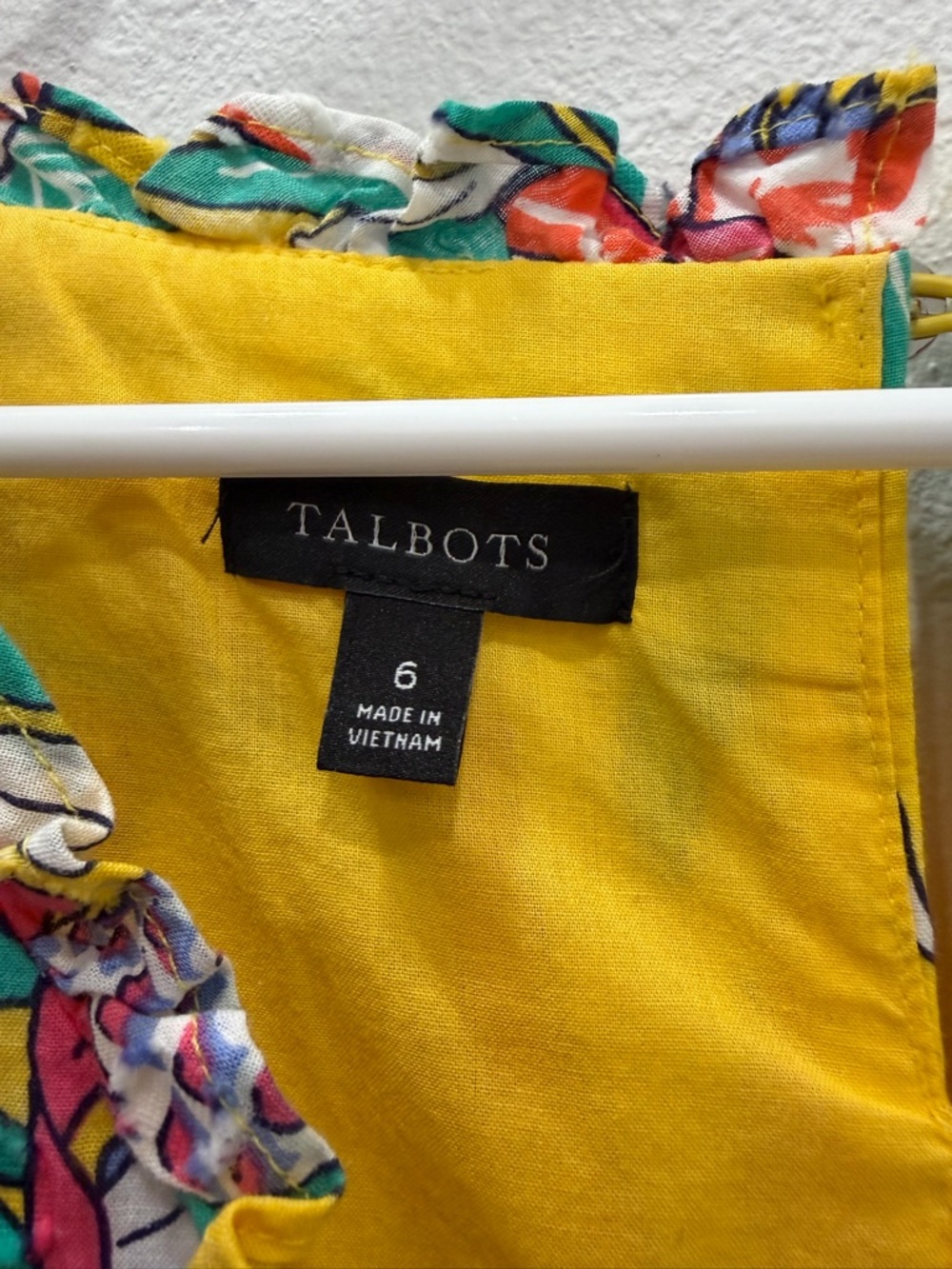Talbots Tropical Print 100% Cotton Dress Size 6 Yellow Floral Parrot Midi Belted - Picture 7 of 12
